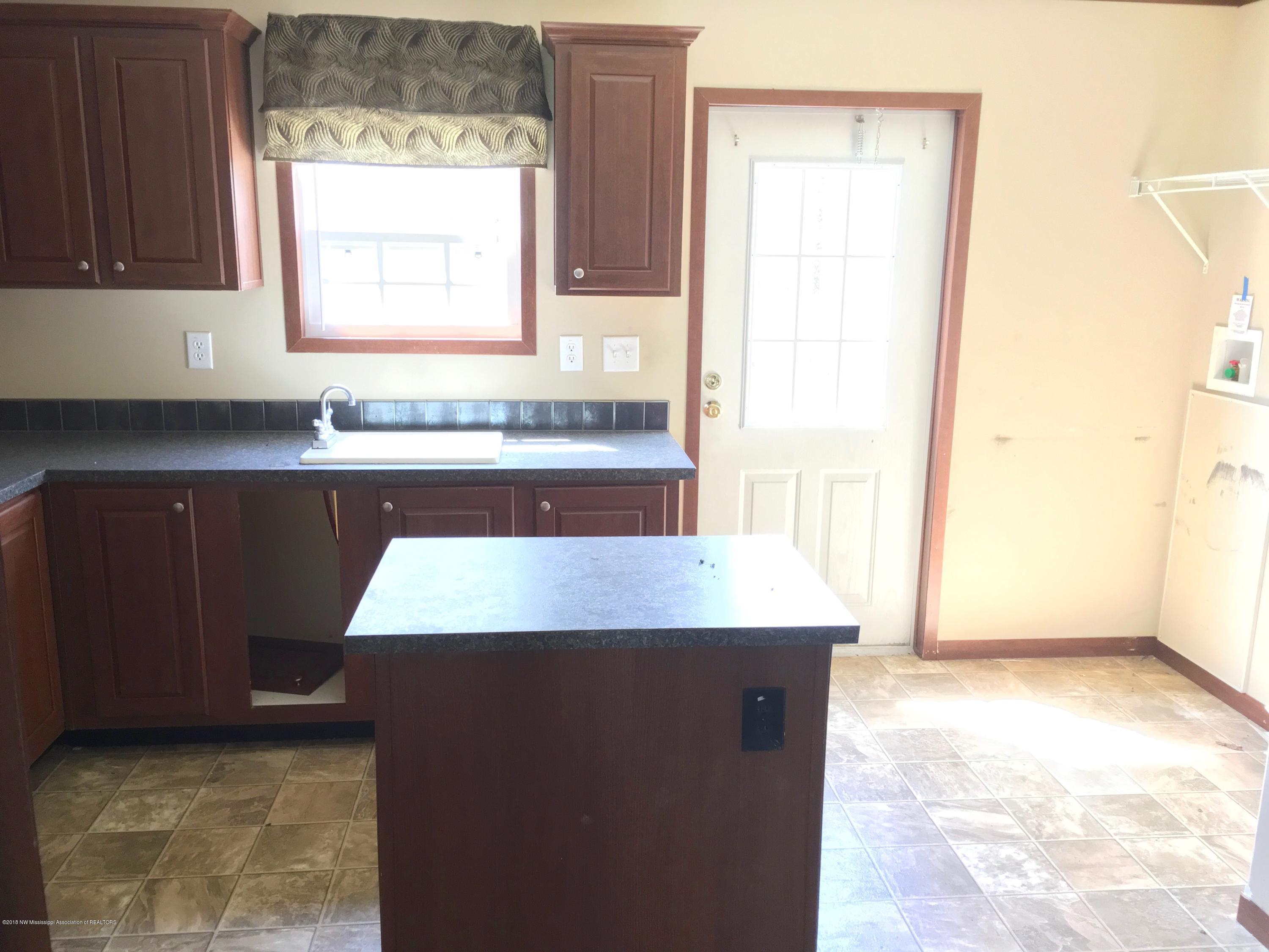 119 Yates Road Coldwater, MS 38618 - Photo 8 of 10 LAUNDRY ROOM