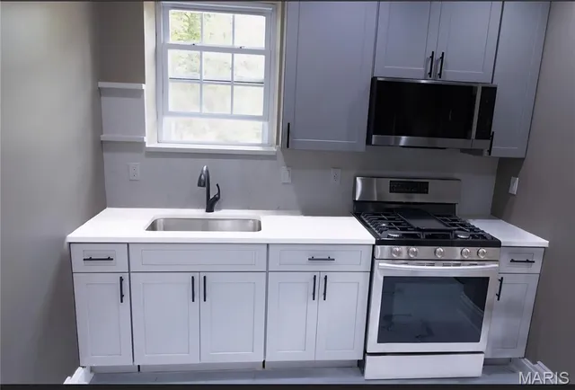 $199,000 | 40 Sunset Court, Pasadena Park, MO 63121