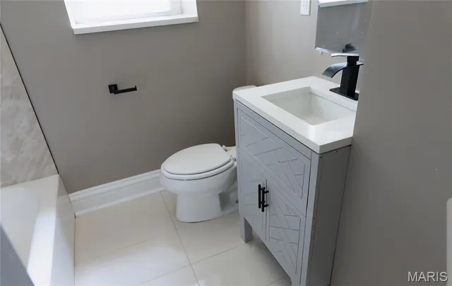 $199,000 | 40 Sunset Court, Pasadena Park, MO 63121