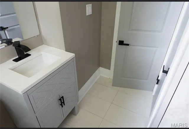 $199,000 | 40 Sunset Court, Pasadena Park, MO 63121