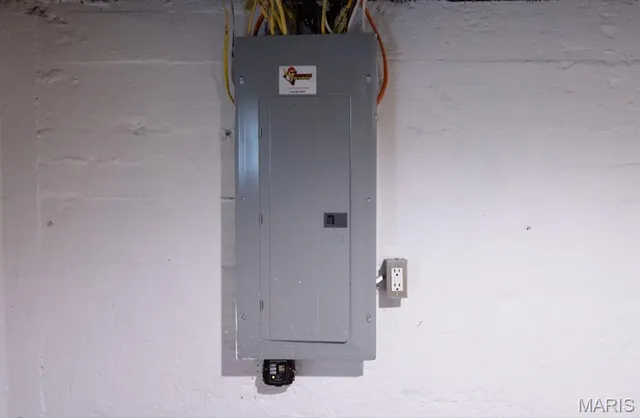 $199,000 | 40 Sunset Court, Pasadena Park, MO 63121