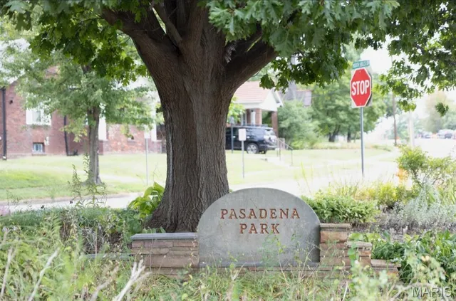 $199,000 | 40 Sunset Court, Pasadena Park, MO 63121