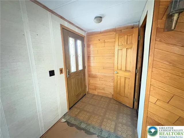 a view of a storage & utility room