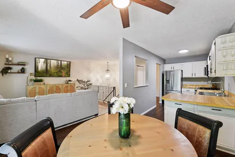 $284,500 | 1042 Pontiac Lane, Chanhassen, MN 55317