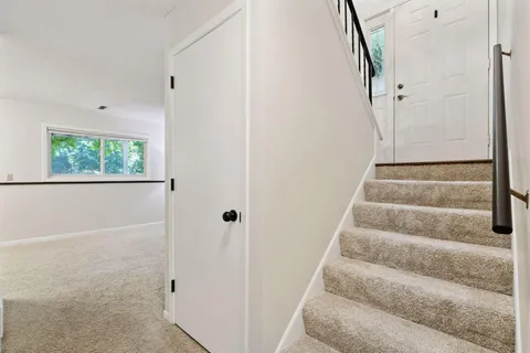 $284,500 | 1042 Pontiac Lane, Chanhassen, MN 55317