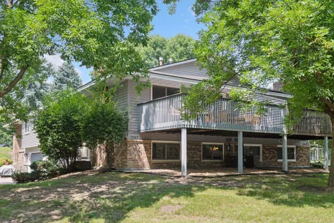 $284,500 | 1042 Pontiac Lane, Chanhassen, MN 55317