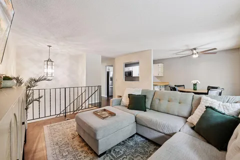 $284,500 | 1042 Pontiac Lane, Chanhassen, MN 55317