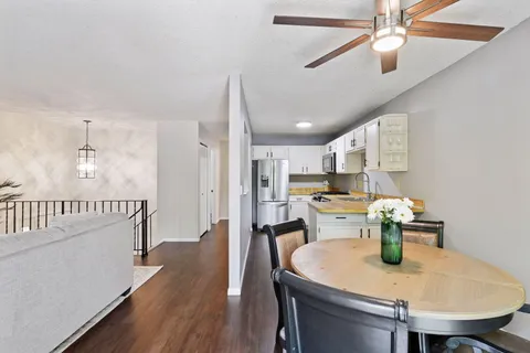 $284,500 | 1042 Pontiac Lane, Chanhassen, MN 55317