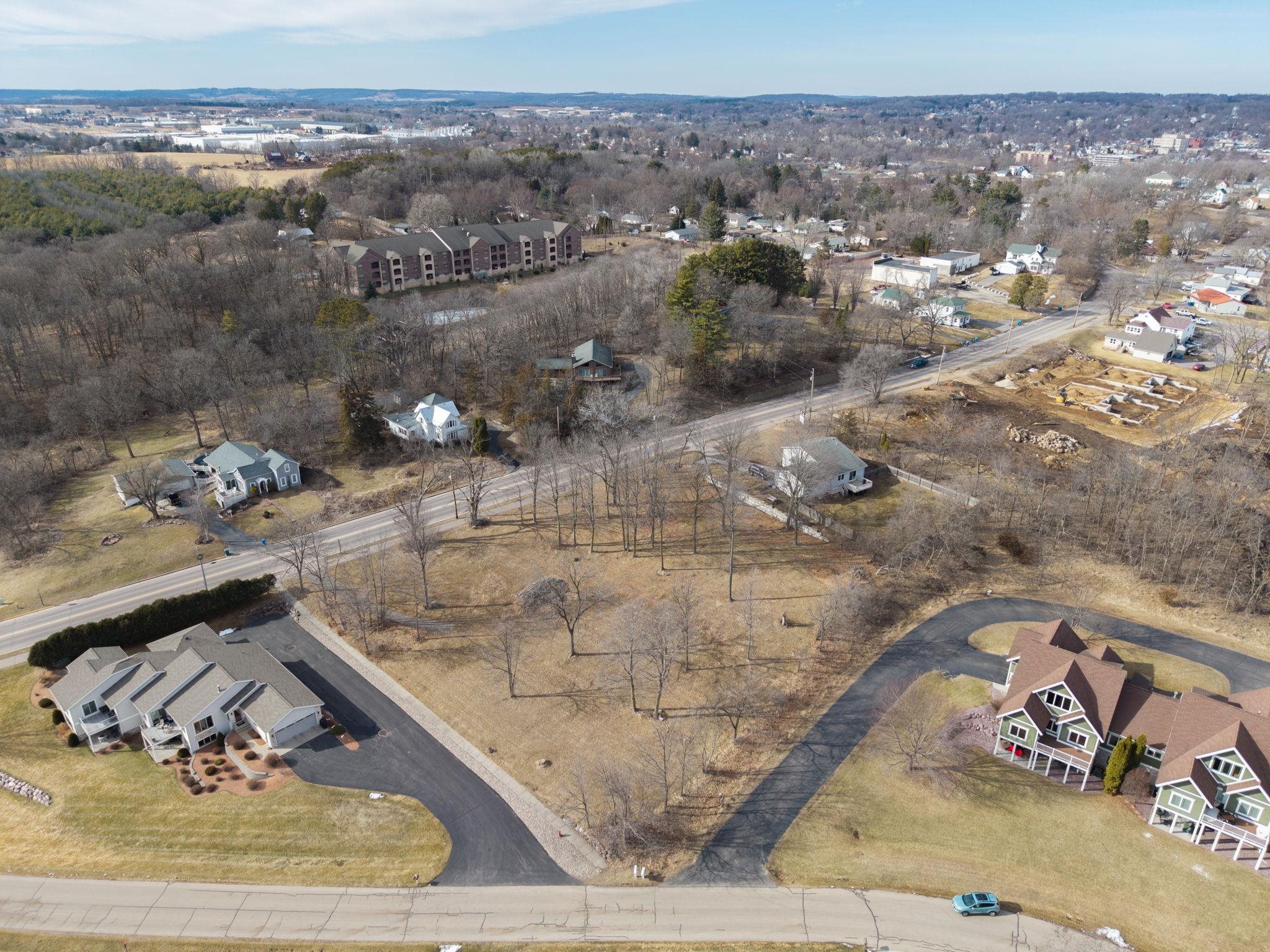 1035 Walnut Street Baraboo, WI 53913 - Photo 3 of 12