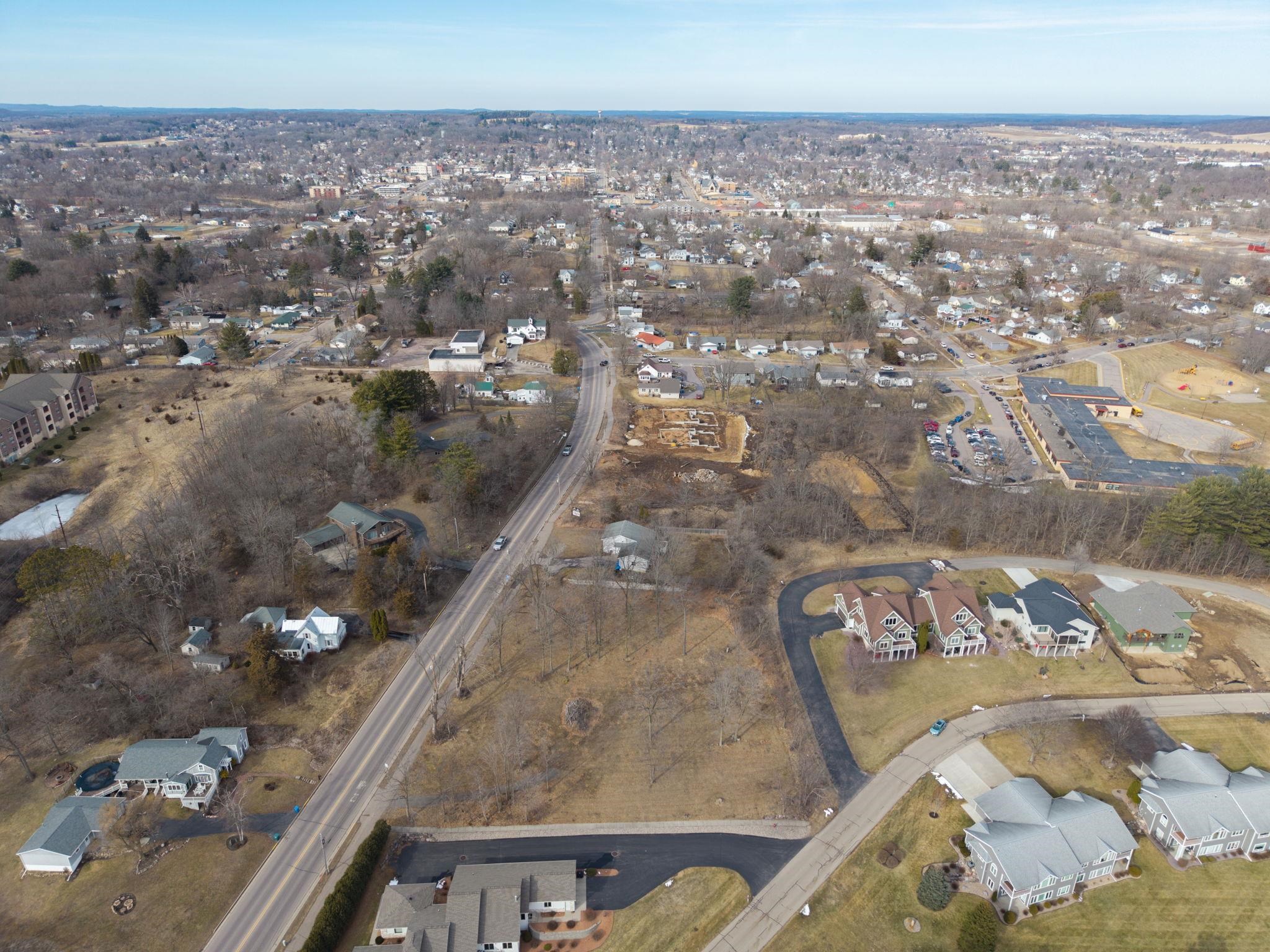 1035 Walnut Street Baraboo, WI 53913 - Photo 4 of 12