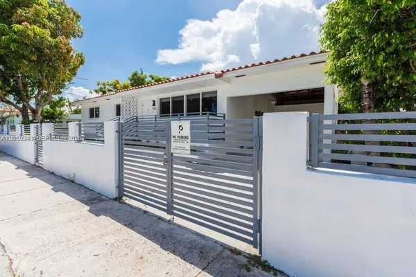 $4,500 | 962 Southwest 6th Avenue, Miami, FL 33130