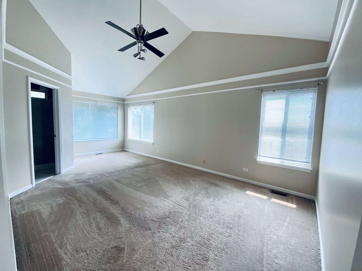 735 Ravinia Drive Gurnee, IL 60031 - Photo 18 of 34 Gallery Image 18