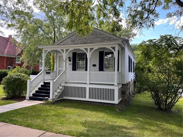 $2,700 | 410 North Main Street, Canandaigua City, NY 14424