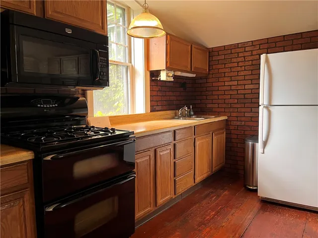 $2,700 | 410 North Main Street, Canandaigua City, NY 14424