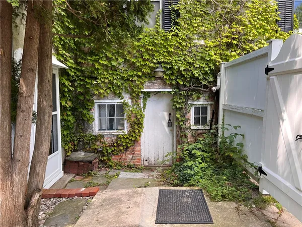 $2,700 | 410 North Main Street, Canandaigua City, NY 14424