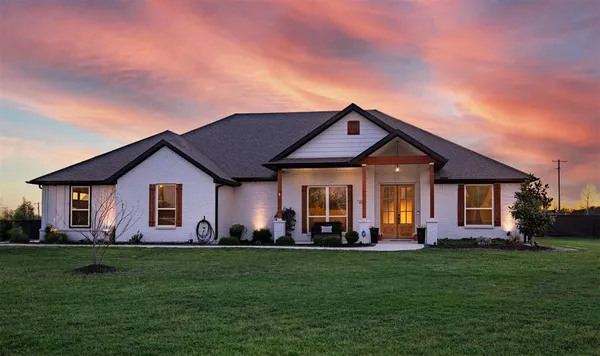 $497,000 | 111 Bluegrass Trail, Springtown, TX 76082