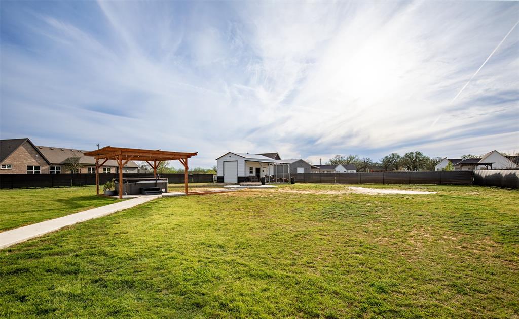 111 Bluegrass Trail Springtown, TX 76082 - Photo 35 of 37 Stunning backyard view of Texas skies.