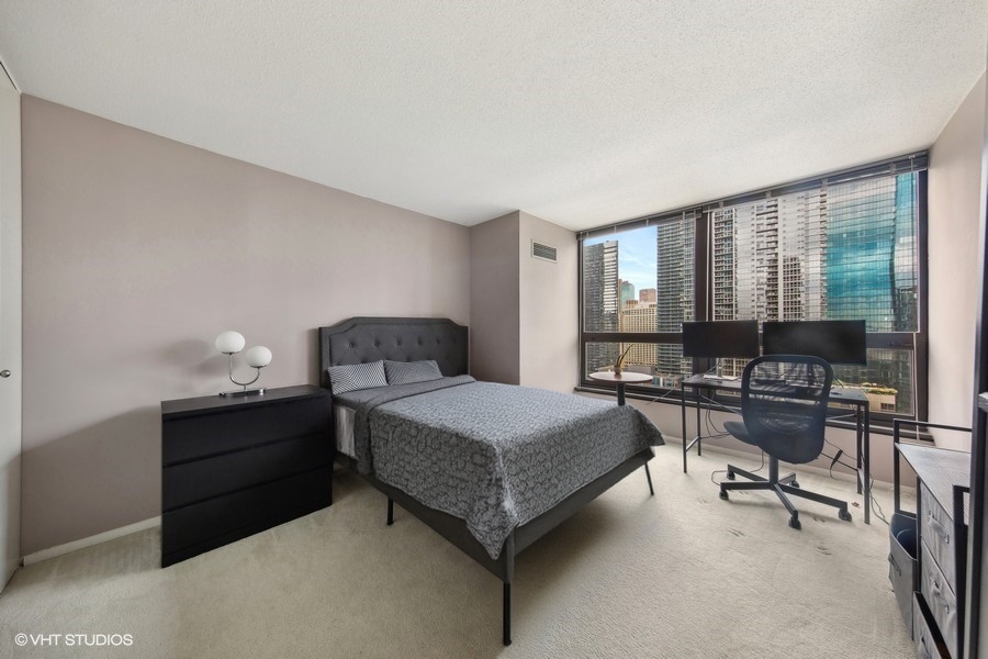 360 East Randolph Street, Unit 2207 Chicago, IL 60601 - Photo 17 of 29