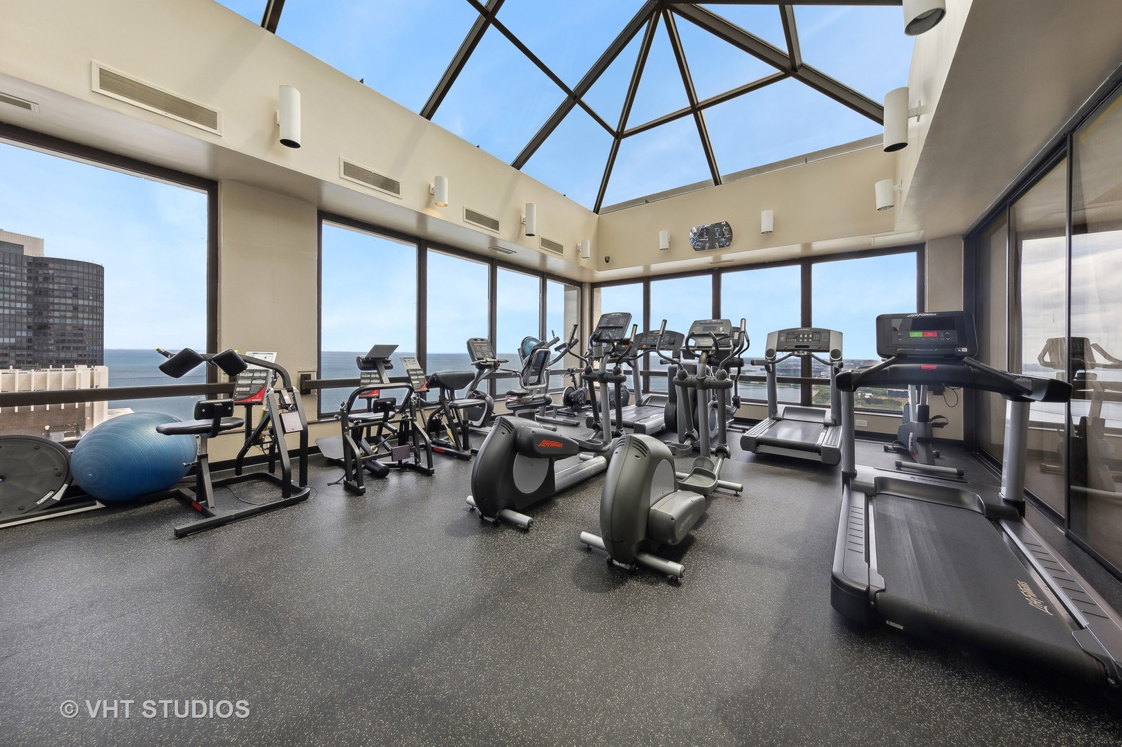 360 East Randolph Street, Unit 2207 Chicago, IL 60601 - Photo 22 of 29