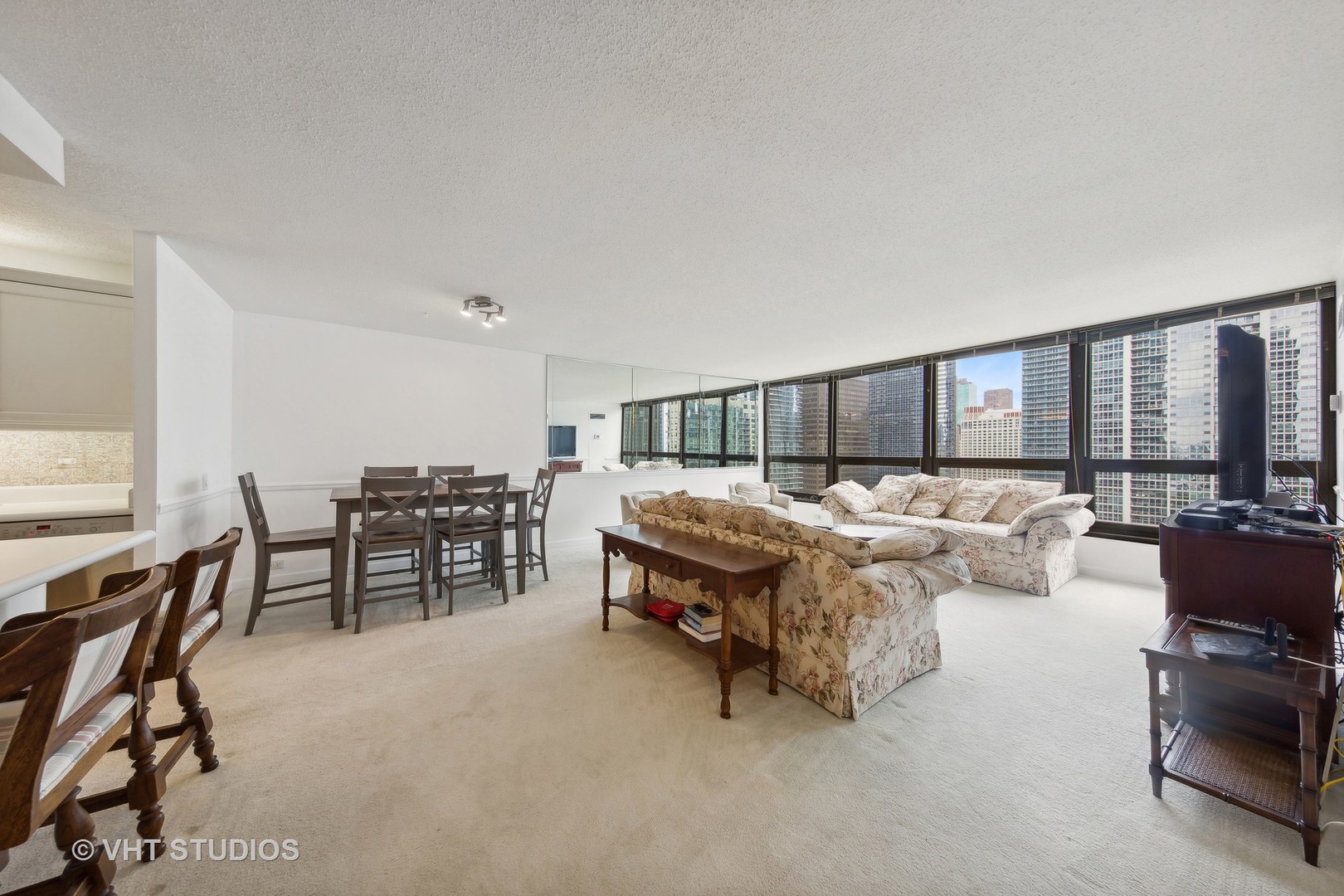 360 East Randolph Street, Unit 2207 Chicago, IL 60601 - Photo 5 of 29
