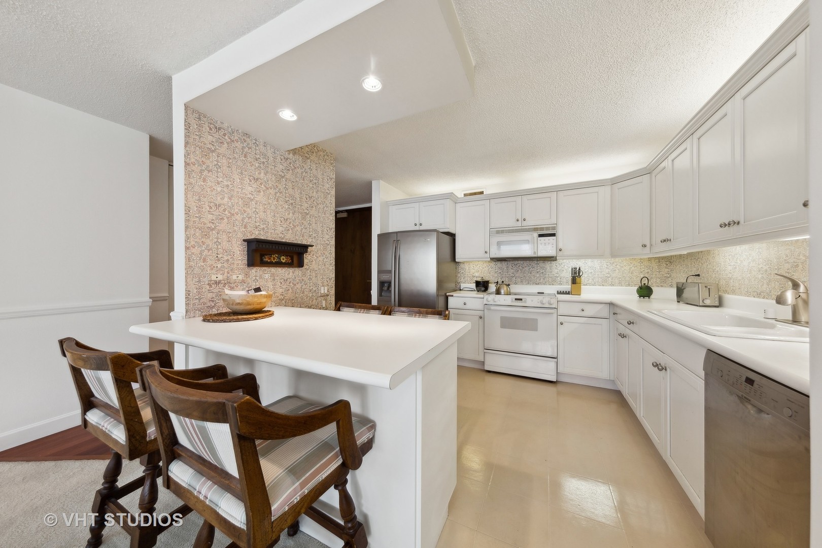 360 East Randolph Street, Unit 2207 Chicago, IL 60601 - Photo 7 of 29