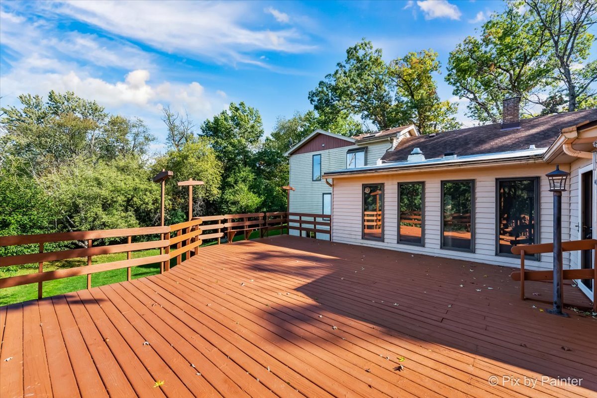 322 West Dowell Road McHenry, IL 60051 - Photo 38 of 40 a view of a house with lounge chair