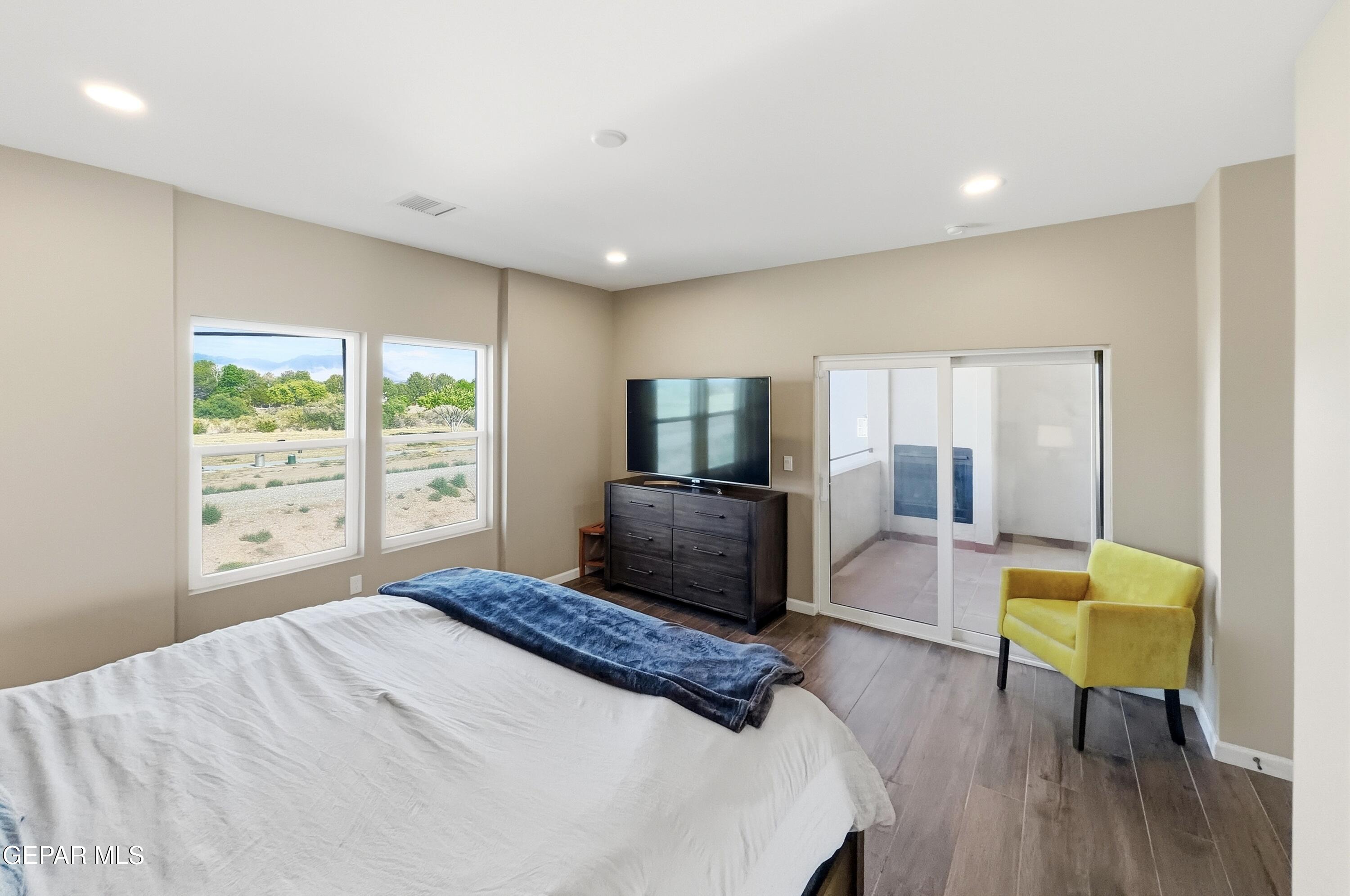 871 Country Club Road, Unit 5B El Paso, TX 79932 - Photo 33 of 52 image00039