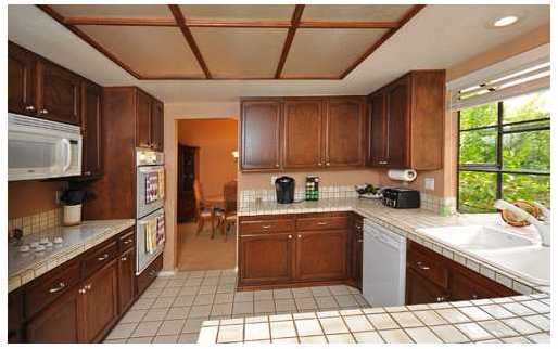 768 Fieldstone Lane Encinitas, CA 92024 - Photo 6 of 14 Kitchen