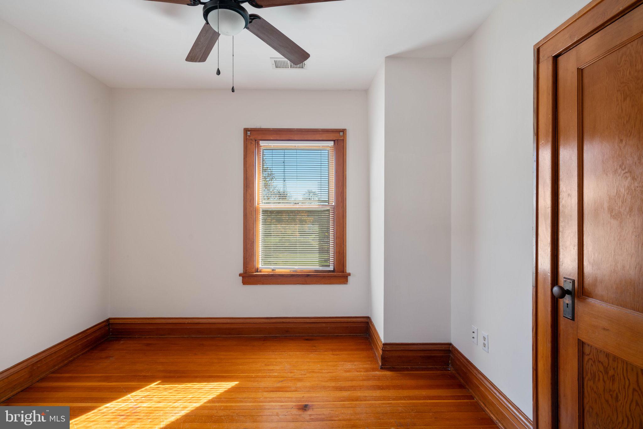 10706 Livingston Road Fort Washington, MD 20744 - Photo 26 of 42 Bedroom