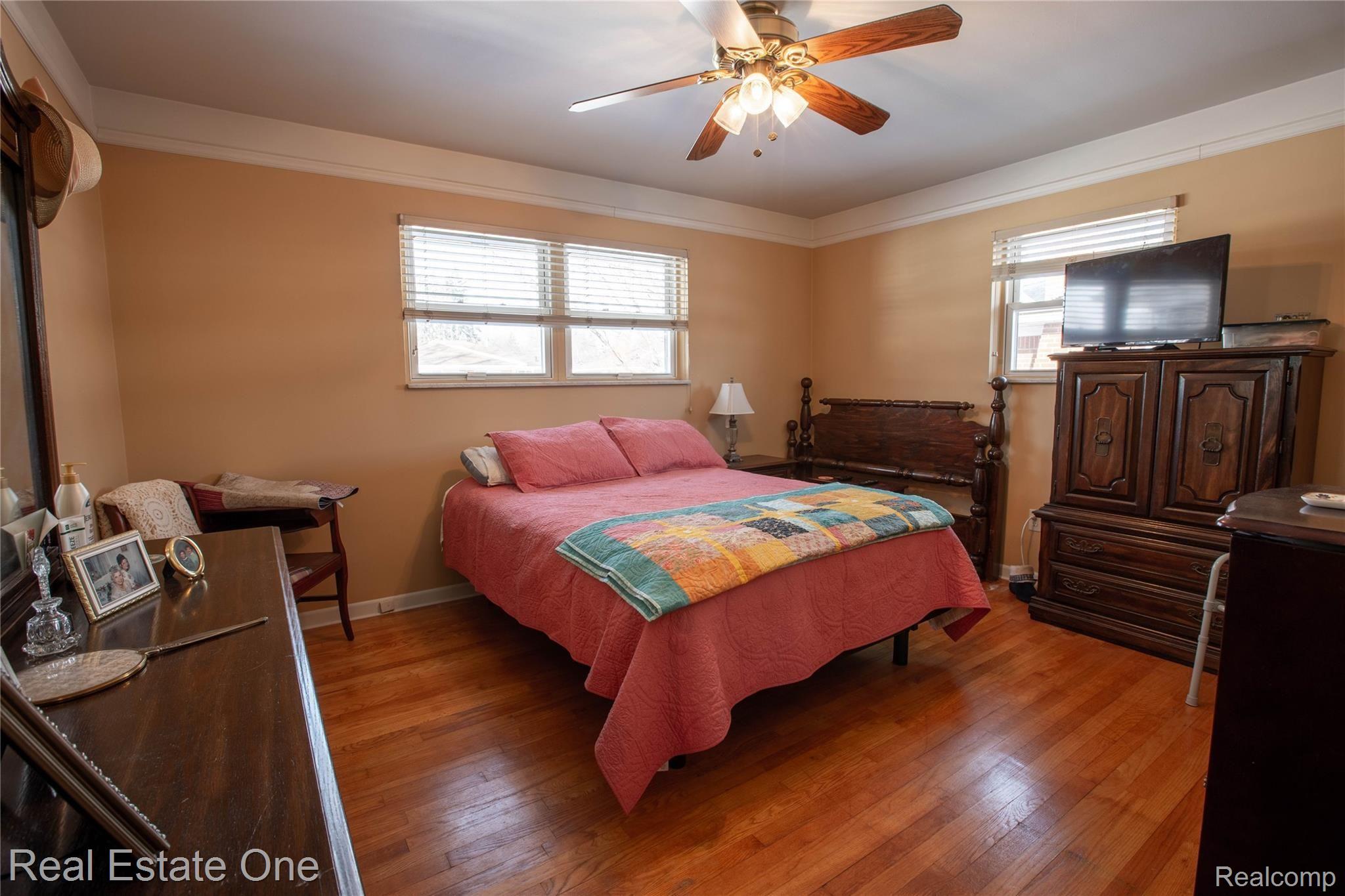 27326 Jean Road Warren, MI 48093 - Photo 11 of 21 0S4A5252-HDR.jpg