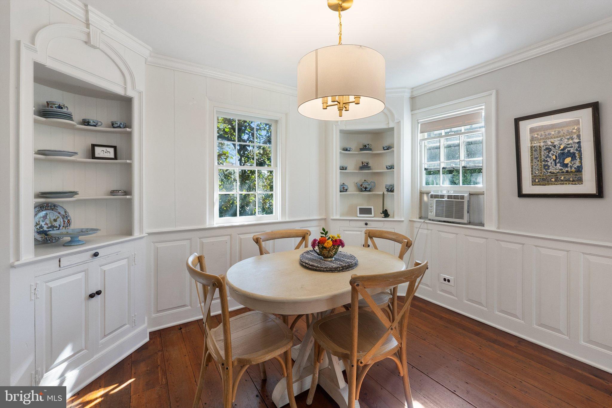 677 Federal Street Paris, VA 20130 - Photo 23 of 82 a view of a dining room with furniture window and wooden floor