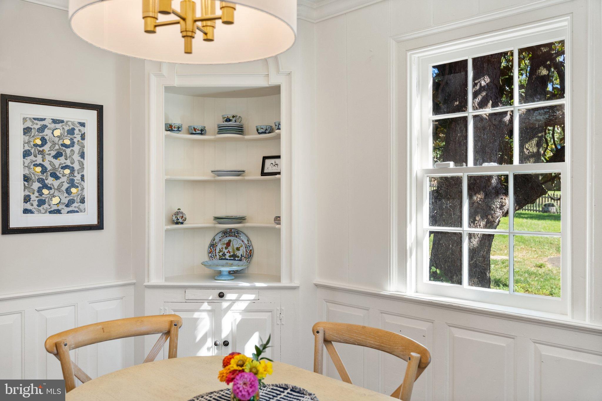 677 Federal Street Paris, VA 20130 - Photo 38 of 82 a bathroom with a bathtub and a sink