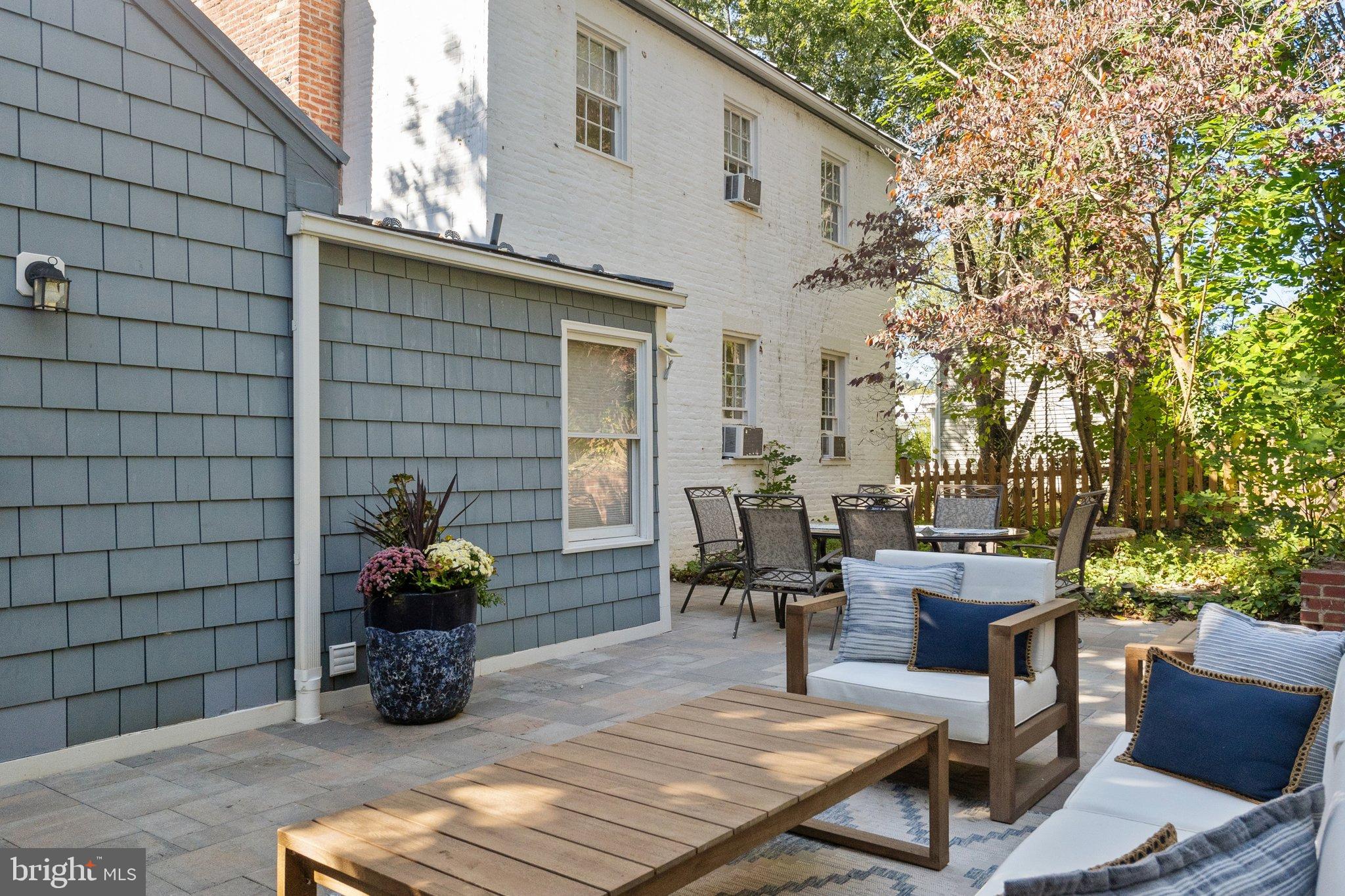 677 Federal Street Paris, VA 20130 - Photo 55 of 82 Charming outdoor space