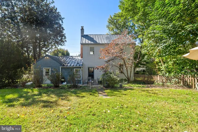 $725,000 | 677 Federal Street, Paris, VA 20130