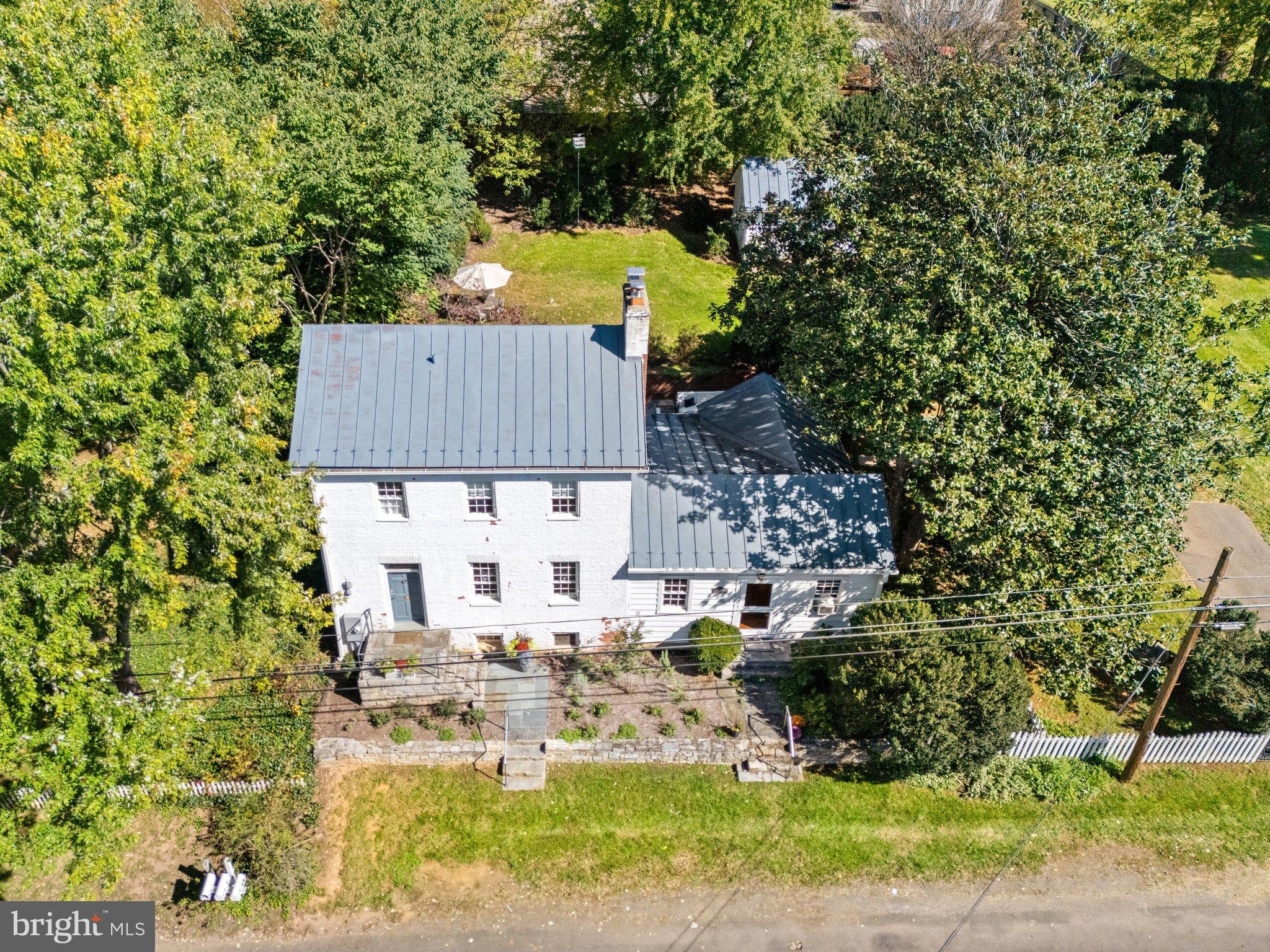 677 Federal Street Paris, VA 20130 - Photo 6 of 82 Charming home nestled among lush greenery.