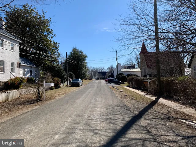 $725,000 | 677 Federal Street, Paris, VA 20130