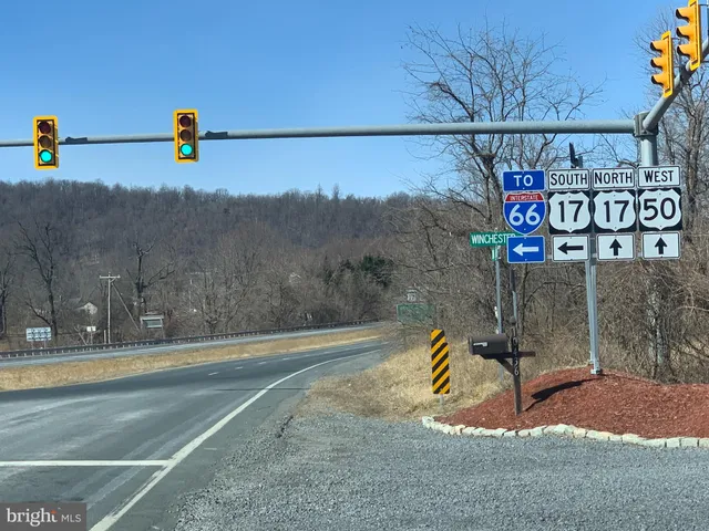 $725,000 | 677 Federal Street, Paris, VA 20130