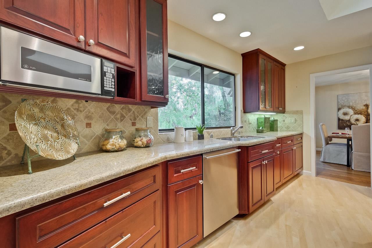 10075 Crescent Road Cupertino, CA 95014 - Photo 12 of 37 Gallery Image 12