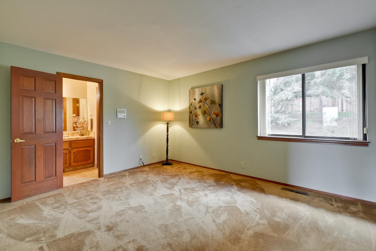 10075 Crescent Road Cupertino, CA 95014 - Photo 19 of 37 Gallery Image 19