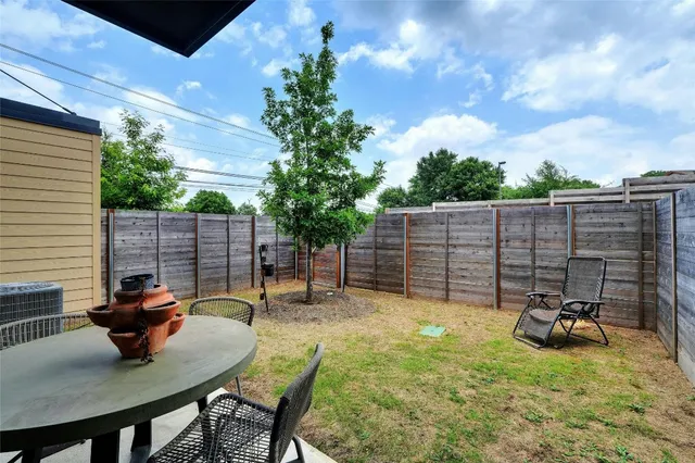 $1,990 | 4901 Springdale Road, Unit 102, Austin, TX 78723