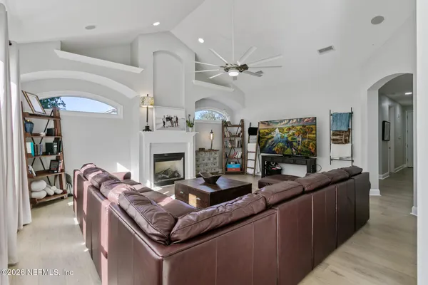 $999,400 | 735 East Dorchester Drive, St. Johns, FL 32259