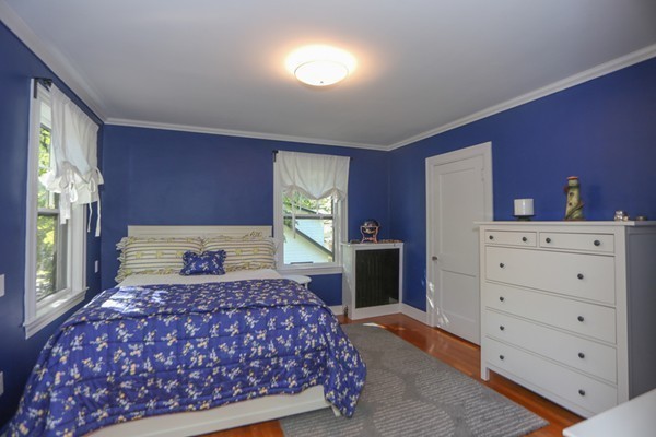 132 Brackett Road Newton, MA 02458 - Photo 17 of 30 Gallery Image 17