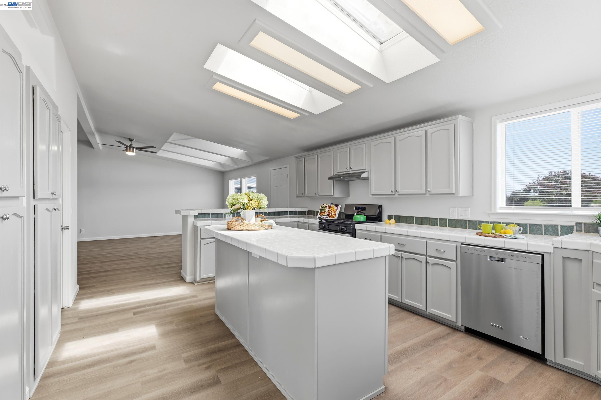 4437 West Grayson Road Modesto, CA 95358 - Photo 8 of 39 Gallery Image 8