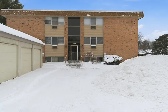 $89,900 | 756 West Kilgore Road, Unit 108, Kalamazoo, MI 49008