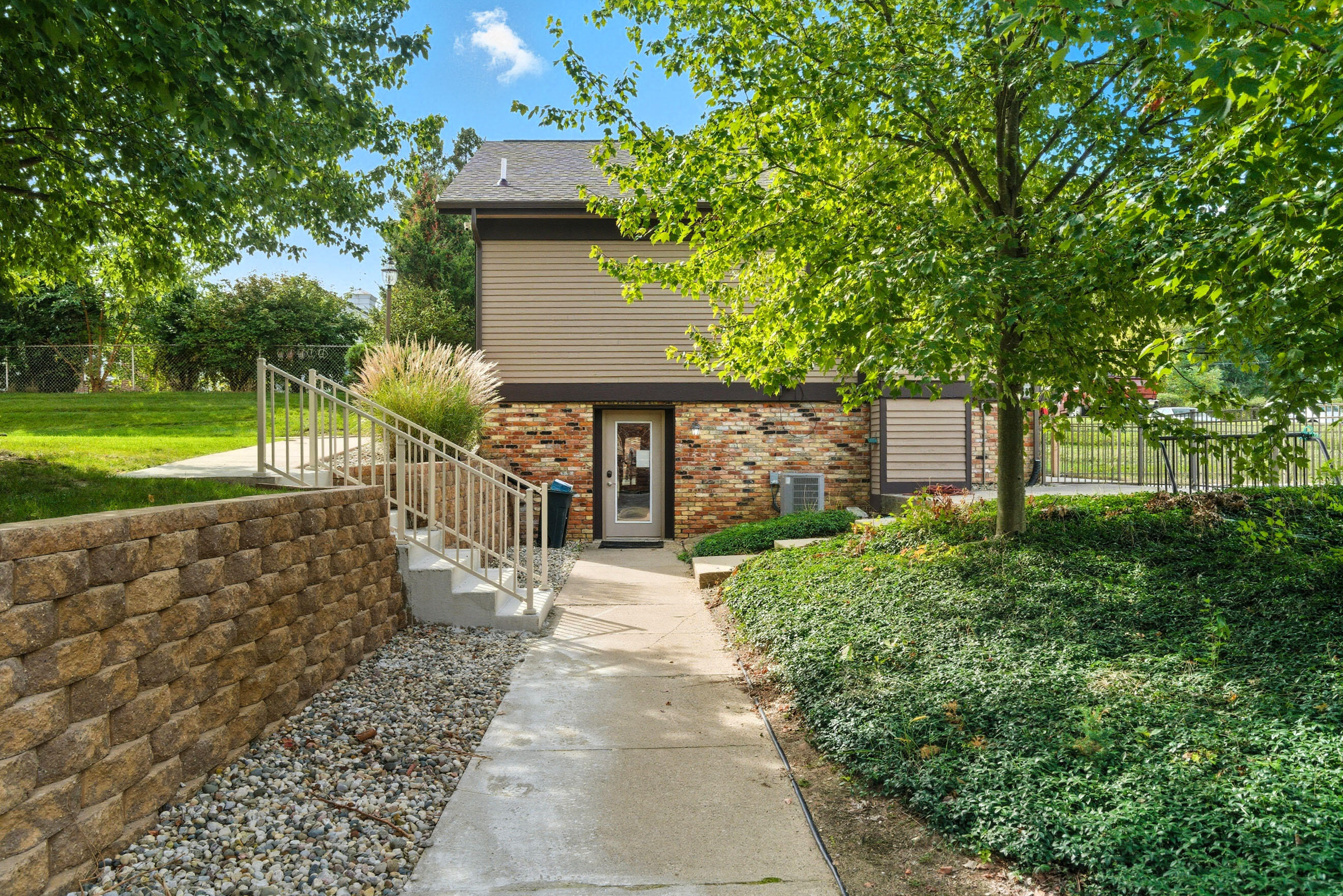 756 West Kilgore Road, Unit 108 Kalamazoo, MI 49008 - Photo 20 of 25 DSC03168