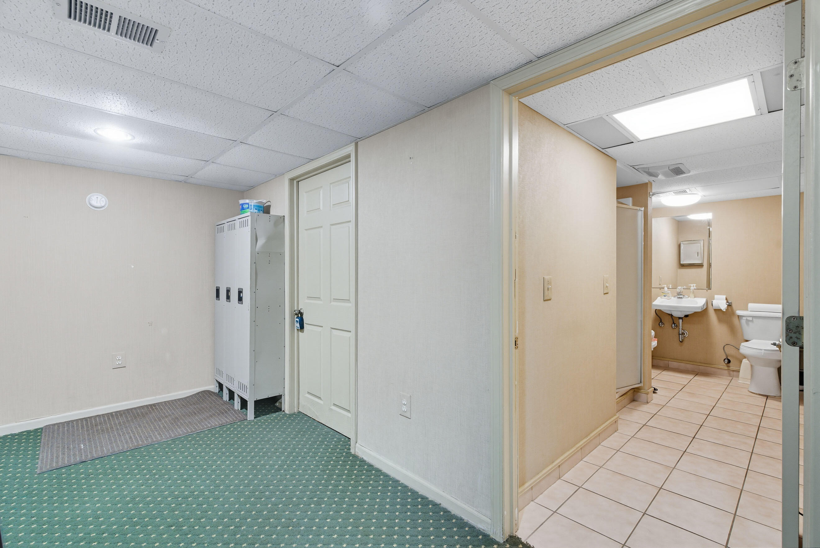 756 West Kilgore Road, Unit 108 Kalamazoo, MI 49008 - Photo 23 of 25 DSC03176