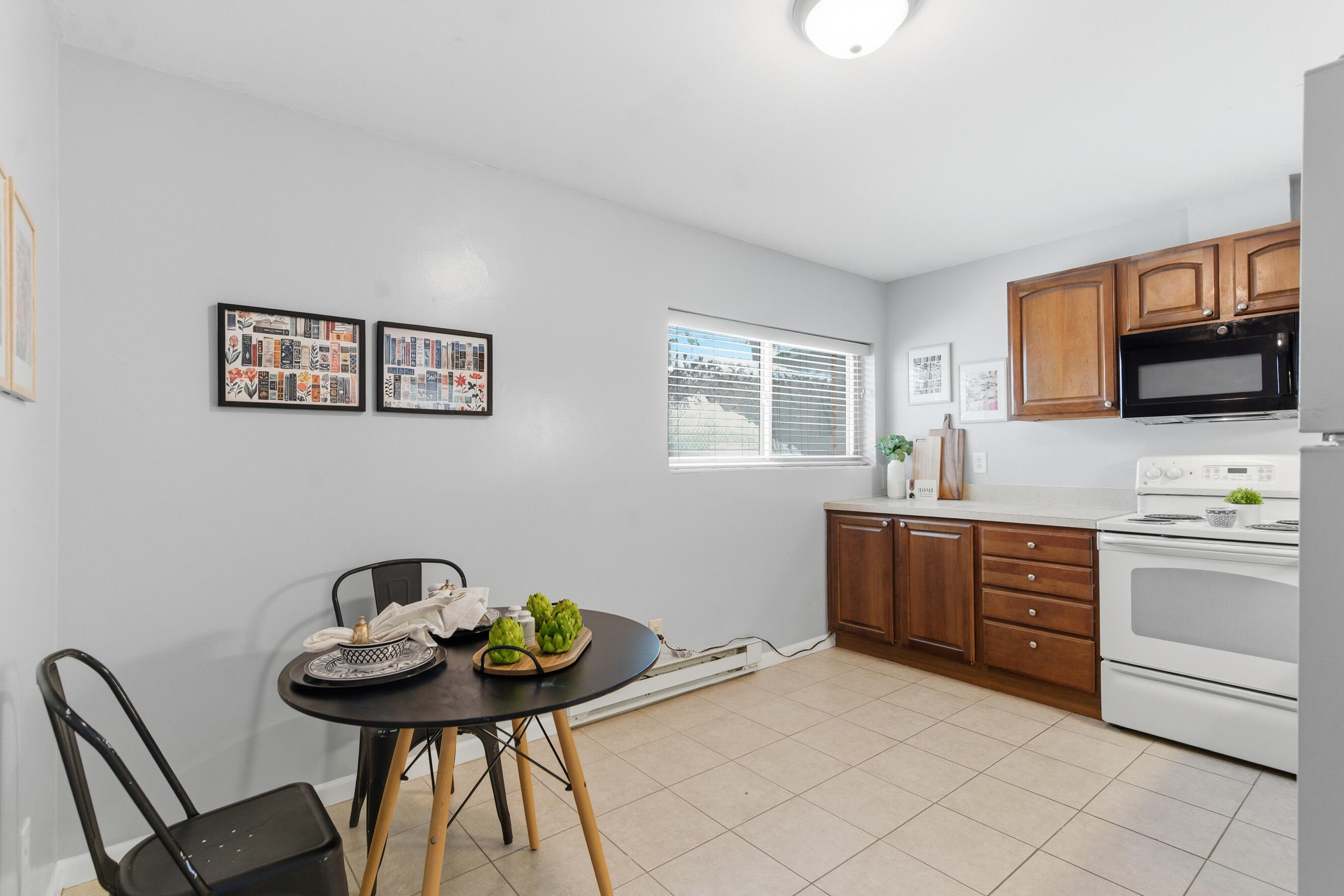 756 West Kilgore Road, Unit 108 Kalamazoo, MI 49008 - Photo 7 of 25 DSC04991
