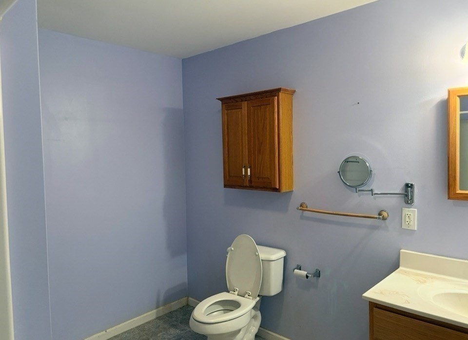 88 Colby Drive Halifax, MA 02338 - Photo 14 of 38 a bathroom with a toilet