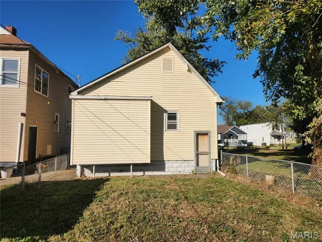 $23,500 | 1610 5th Street, Madison, IL 62060