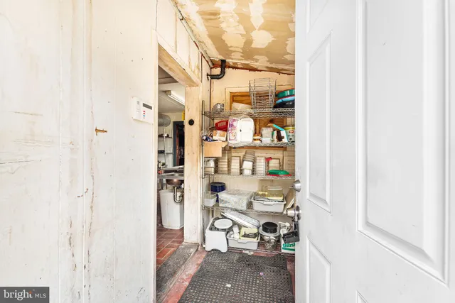 $250,000 | 221 White Horse Pike, Waterford Works, NJ 08089